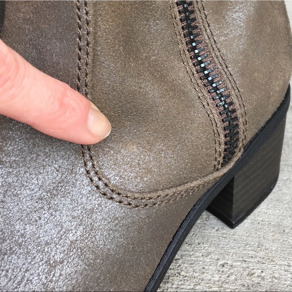 Clarks Nevella Devon Metallic Taupe leather boots 7.5 Like New - Picture 5 of 7